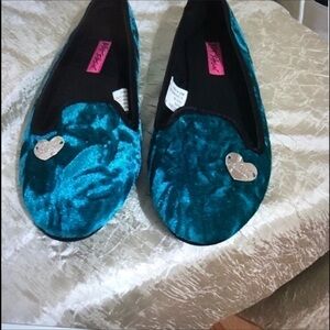 Adorable Betsey Johnson slip on’s